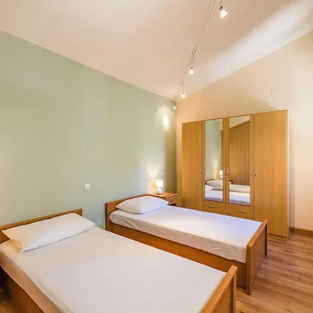 Malerisches Nur 200 Meter Zum Mit Meerblick, Privatparkplatz, Grillbereich * סלצה
