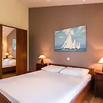 Malerisches Nur 200 Meter Zum Mit Meerblick, Privatparkplatz, Grillbereich Apartment