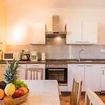 Malerisches Nur 200 Meter Zum Mit Meerblick, Privatparkplatz, Grillbereich Apartment Selce
