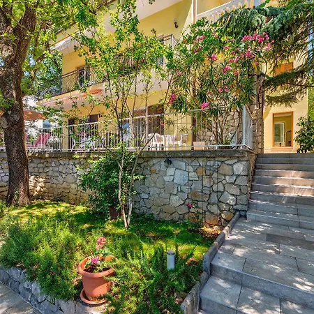 Malerisches Nur 200 Meter Zum Mit Meerblick, Privatparkplatz, Grillbereich * Selce