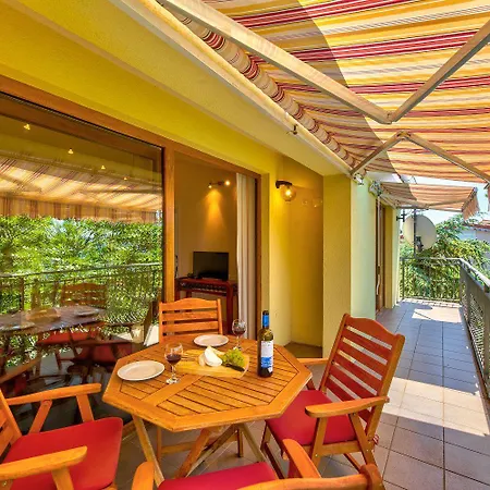 Malerisches Nur 200 Meter Zum Mit Meerblick, Privatparkplatz, Grillbereich Appartamento Selce