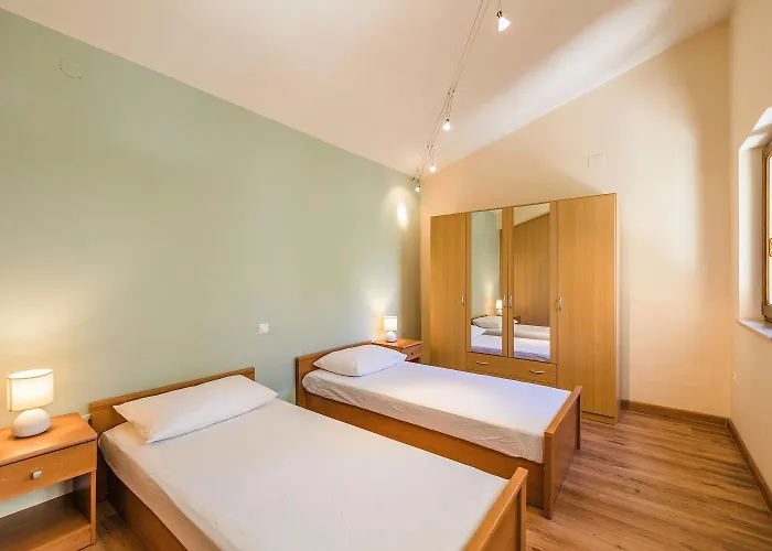 Malerisches Nur 200 Meter Zum Mit Meerblick, Privatparkplatz, Grillbereich * Selce