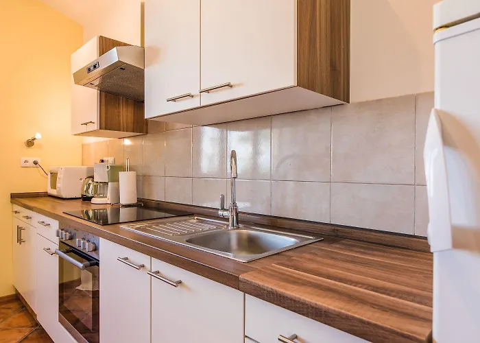 Malerisches Nur 200 Meter Zum Mit Meerblick, Privatparkplatz, Grillbereich